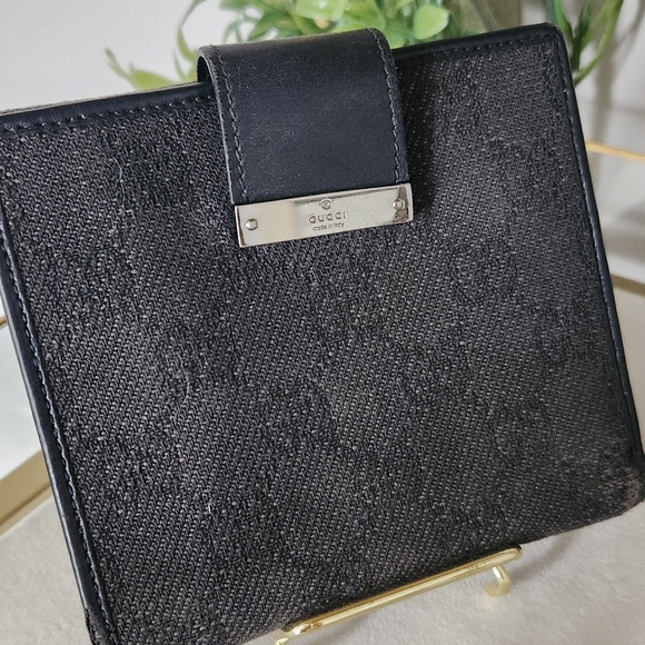 SALE! Gucci Wallet - authentic GG monogram canvas & leather bifold - Picture 3 of 13